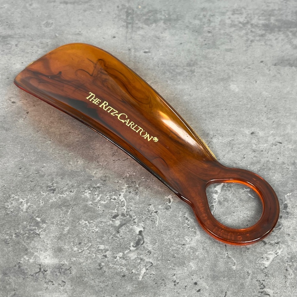 The Ritz-Carlton‎ Vintage Faux Tortoise Shell Shoe Horn Amber Made in USA Logo